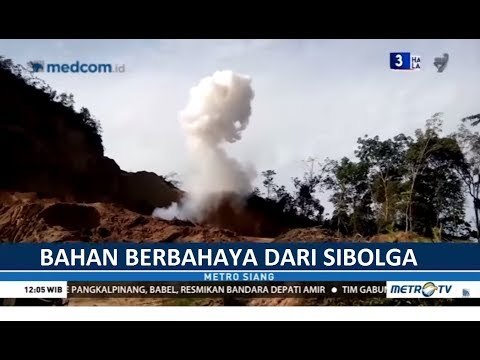Detik-detik Asap Membubung Saat Pemusnahan Bahan Berbahaya Milik Tersangka Aksi Sibolga