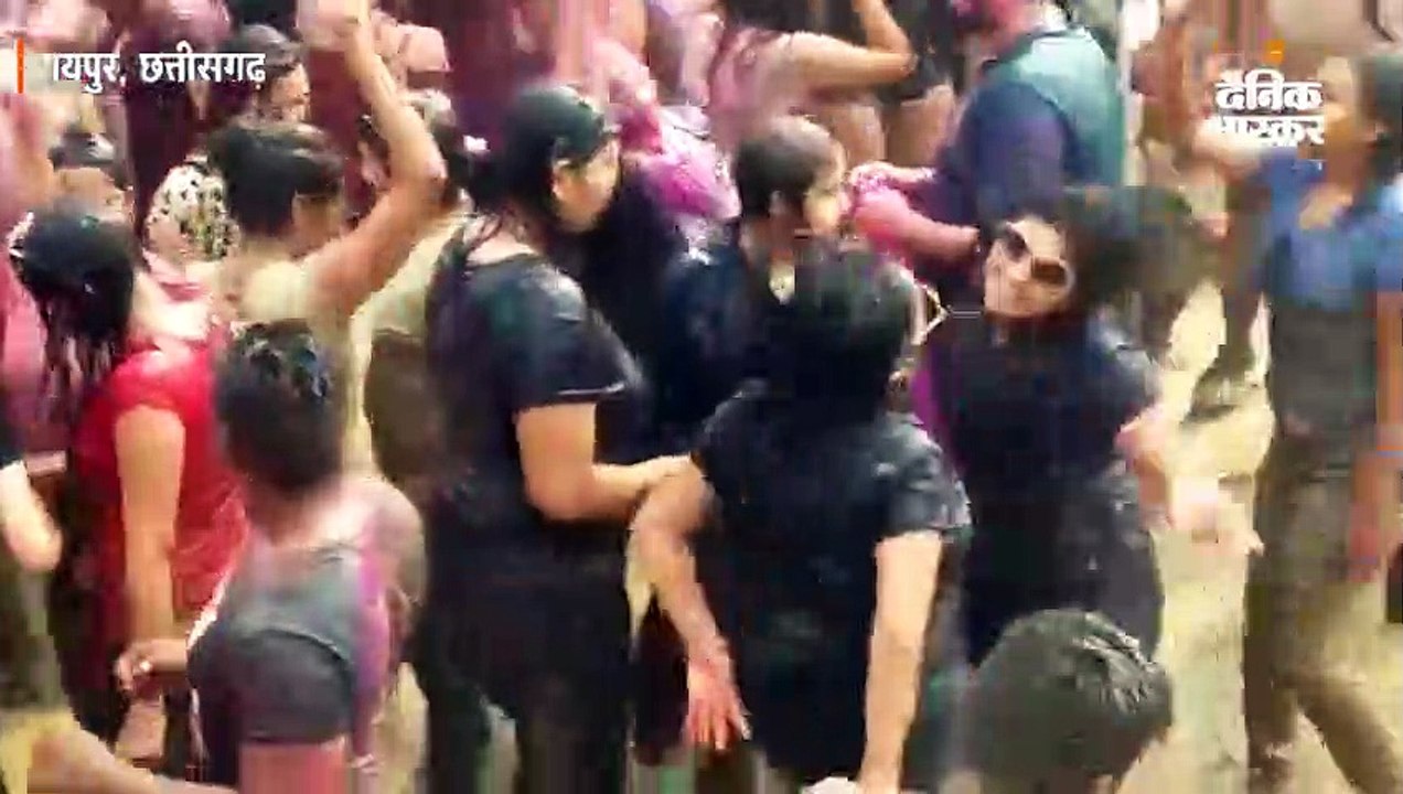 होली का प्री सेलिब्रेशन