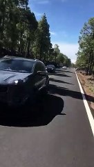 Peligroso adelantamiento en el Teide poniendo en juego la vida de un ciclista