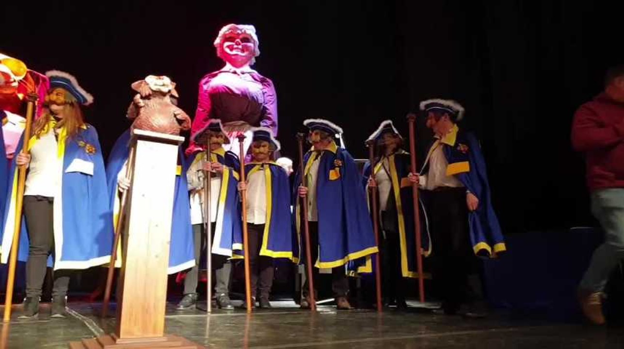 CHAPELLE : arrivée du Grand Conseil de l'Ordre des Tchats