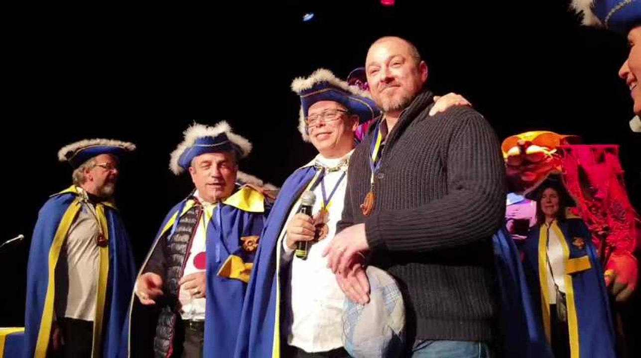 CHAPELLE : Ordre des Tchats Jules anniversaire et demande en mariage