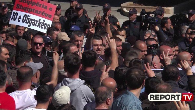 Report TV - Gazmend Bardhi nën hetim! 14 të arrestuar për protestën e dhunshme të opozitës