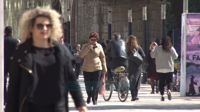 Të rinjtë shqiptarë kërkojnë Europën - News, Lajme - Vizion Plus