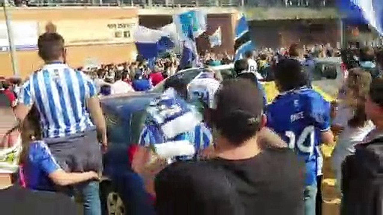 La Afición del Recreativo Anima a Los Suyos Antes de Medirse al San Fernando