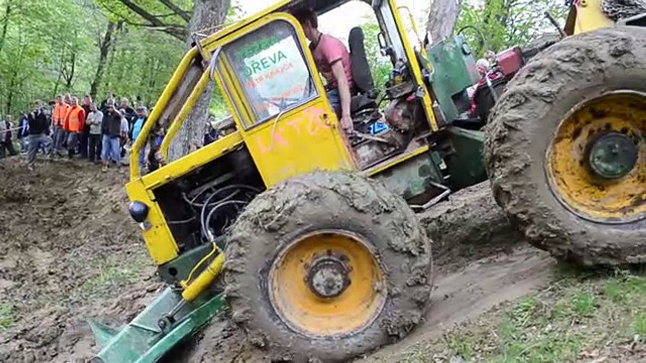 Recovering the remaining tractor in the mud
