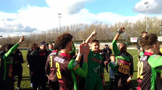 Bonne ambiance pour la montée de La Louvière champion. Vidéo Éric Ghislain