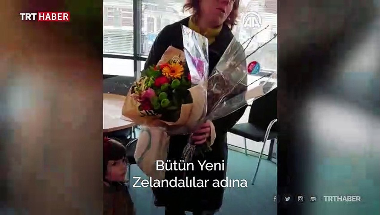 Hollanda'da Yeni Zelandalı kadın camiye giderek özür diledi