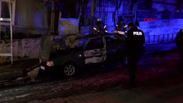 Kağıthane'de Park Halindeki Otomobil Alev Alev Yandı