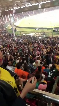 پی ایس ایل فائنل میچ کے دوران بلاول بھٹو کی آمد کے بعد ہی اسٹیڈیم آئی آئی پی ٹی آئیکے نعروں سے گونج اٹھا -