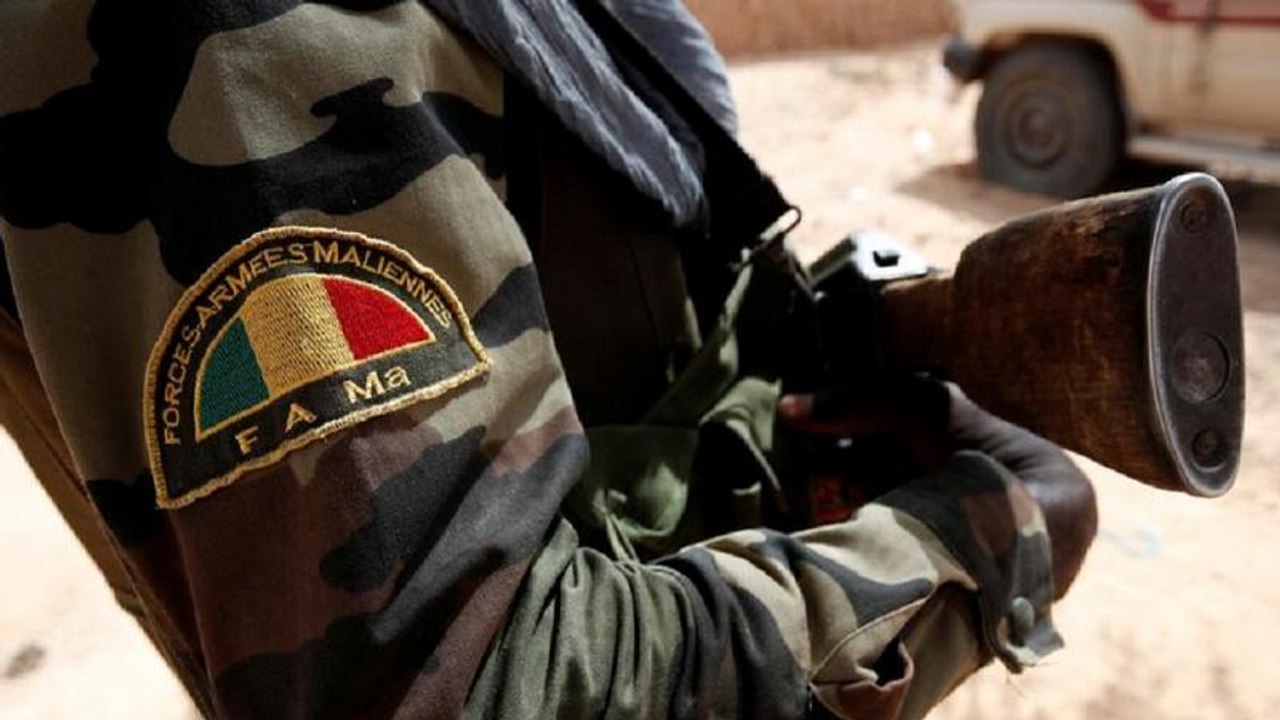 Gunmen raid Mali military camp, 16 soldiers killed