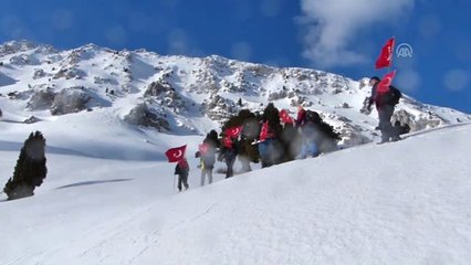 Çanakkale Şehitleri İçin Toros Dağları'na Tırmandılar