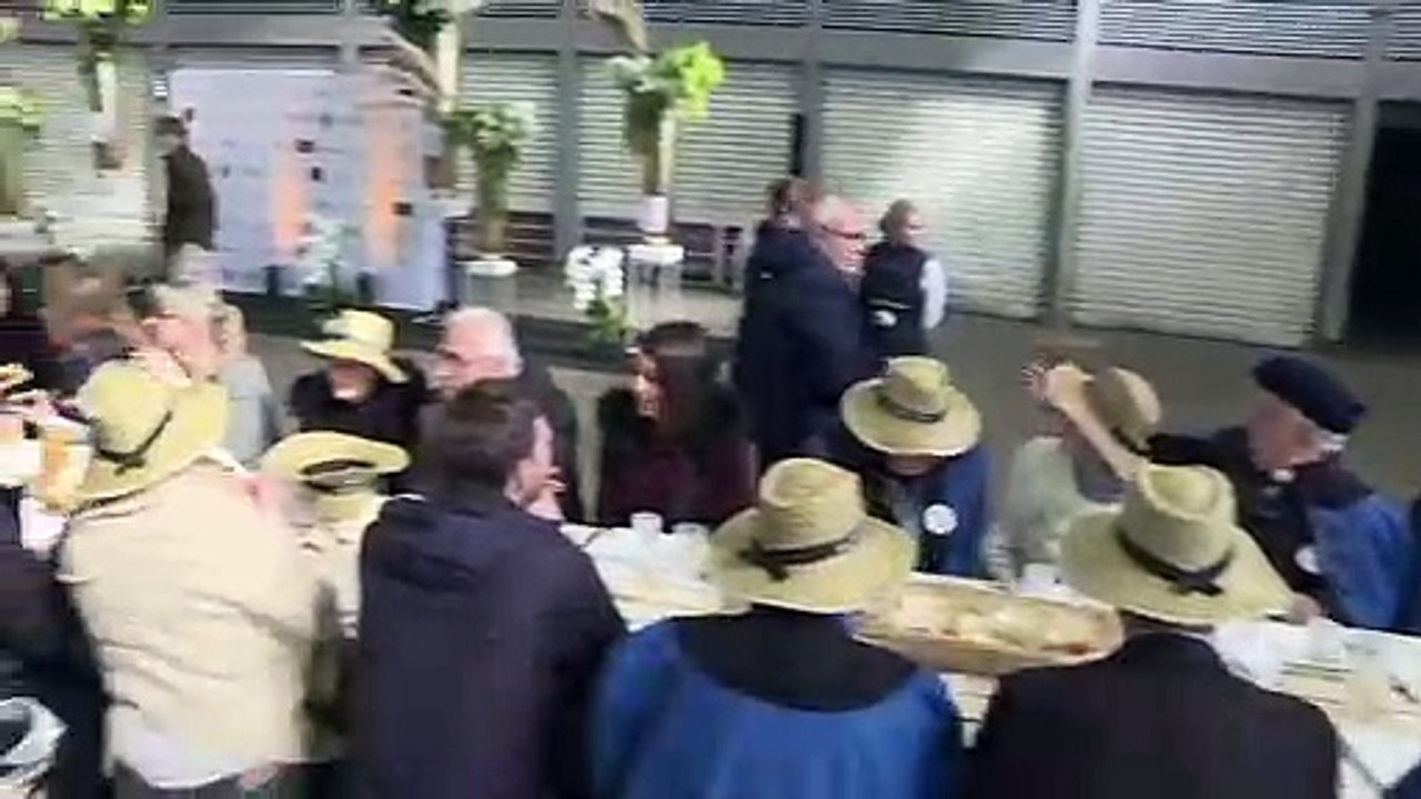 Weltrekord: Schlemmen am längsten Tisch der Welt