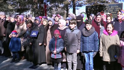 Vali Memiş en küçük şehit yakınını yanından ayırmadı