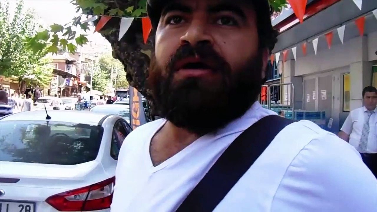 Refugees' phone records - #MyEscape to Europe (2/2) | DW Documentary