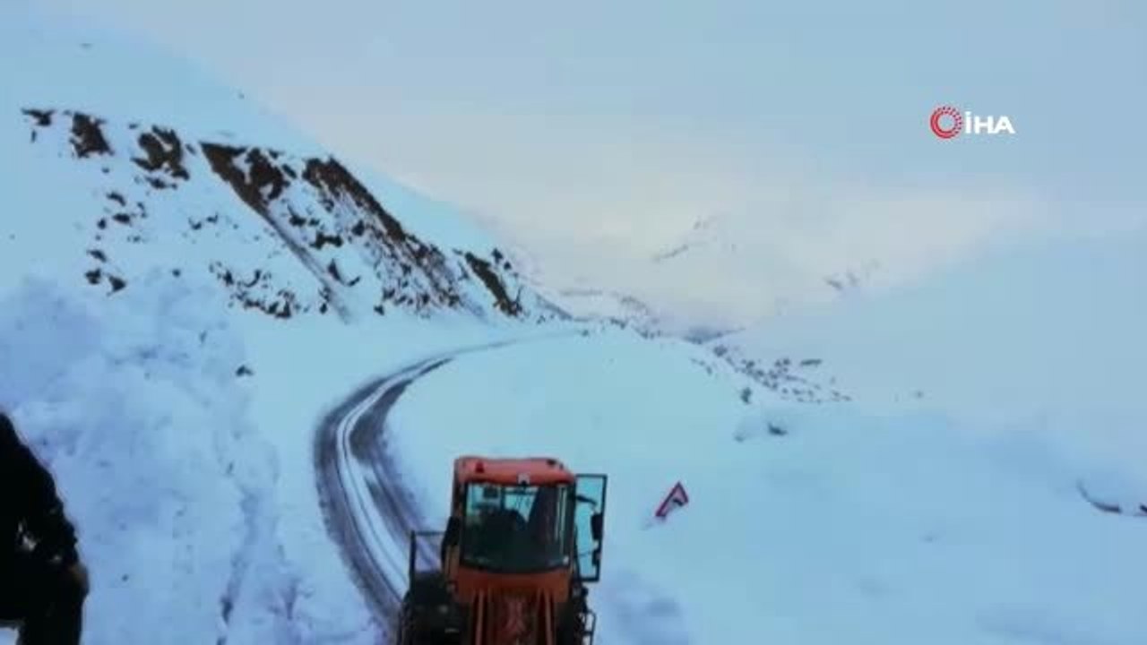 Şırnak-Hakkari Karayolu Çığ Düşmesi Sonucu Ulaşıma Kapandı
