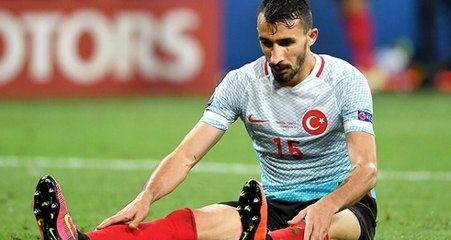 Télécharger la video: Mehmet Topal, Sakatlığı Nedeniyle Milli Takım Kadrosundan Çıkarıldı