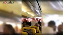 Rissa a bordo di un volo Ryanair | Notizie.it