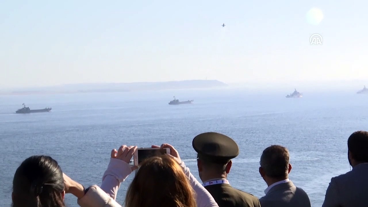 Şehitleri Anma Günü ve Çanakkale Deniz Zaferi'nin 104. yıl dönümü - SOLOTÜRK'ten gösteri uçuşu (2) - ÇANAKKALE