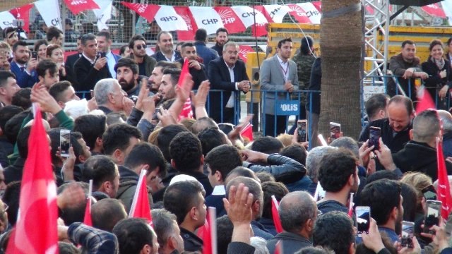CHP Mitinginde 'Bozkurt' İşareti