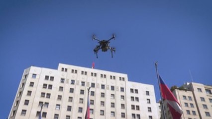 Piñera lanza nuevo sistema de "televigilancia" con drones en la capital chilena