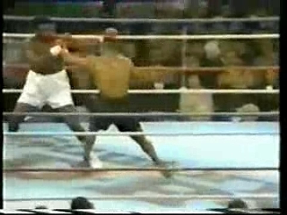 Mike Tyson VS Tony Tubbs