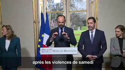 Philippe: préfet limogé et fermeté face aux "gilets jaunes"