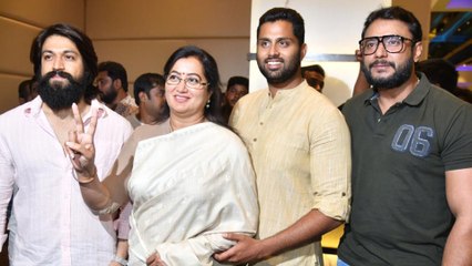 ಯಶ್, ದರ್ಶನ್ ವಿರುದ್ಧ ತಿರುಗಿಬಿದ್ದ ನಿಖಿಲ್ ಅಭಿಮಾನಿಗಳು..! | FILMIBEAT KANNADA