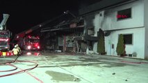 Hadımköy'de Fabrika Yangını: Çalışmalar Gece Boyu Sürdü