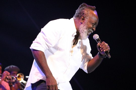 FREDDY MCGREGOR - tribute to dennis drown