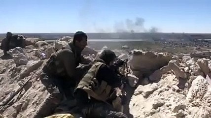 مشاهد حية للاشتباكات بين "نخبة داعش" و"قسد" في الباغوز (فيديو)