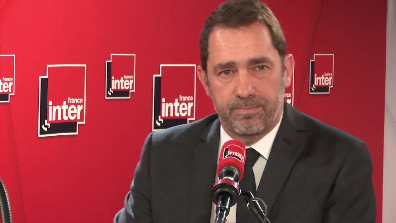 Christophe Castaner, sur la violence en marge des manifestations de "gilets jaunes" : "Entre le 1er et le 8 décembre, j'ai décidé de changer la doctrine du maintien de l'ordre, doctrine qui n'a pas été appliquée samedi dernier"