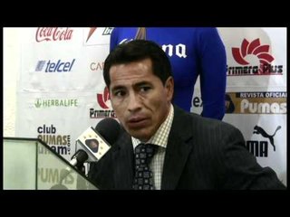 Memo Vázquez, molesto con el accionar de su equipo