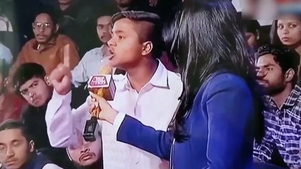 நீங்கதான் காவலரா? மோடியிடம் கேள்வி கேட்கும் இளைஞர்