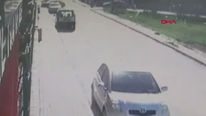 Pendikte Taksi ile Otomobil Çarpıştı, Kaza Anı Kamerada