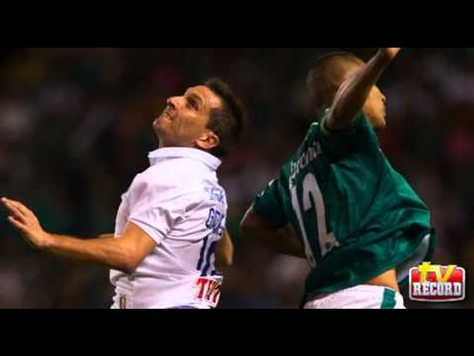 Memo Vázquez reconoce que León fue superior