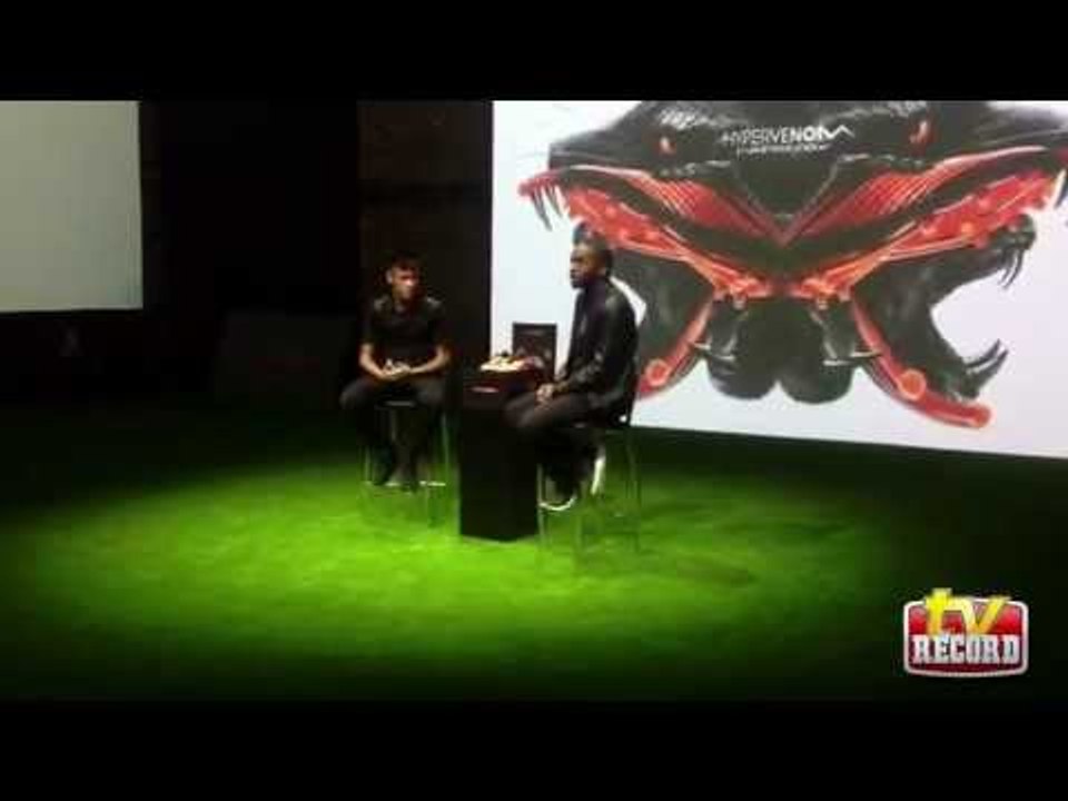 Neymar presenta nuevos zapatos
