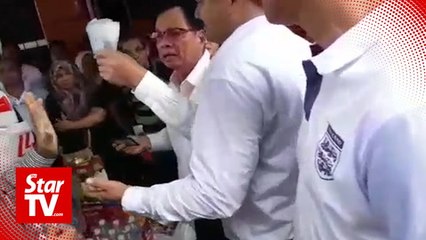 Power cut ruckus in Sabah shows council president waving money