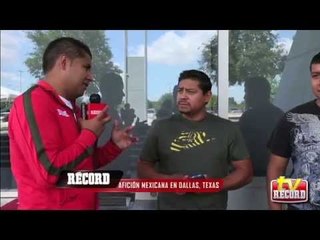 Aficionados Afuera del AT&T