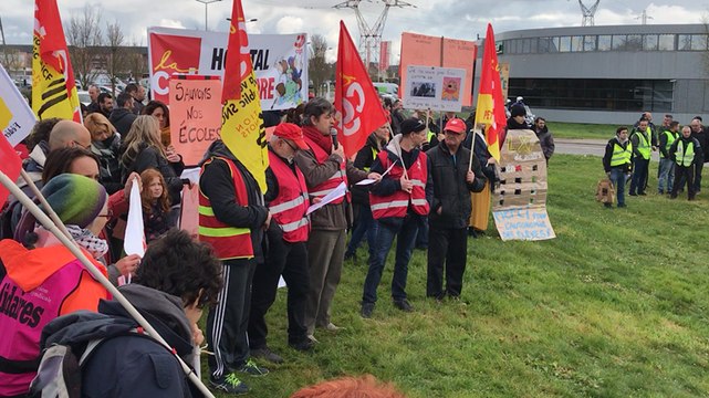 Syndicats et gilets jaunes mobilisés zone de Savine