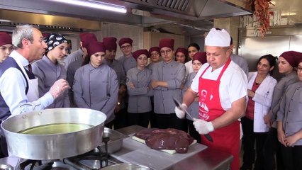 Aşçılık öğrencilerine türkü eşliğinde ciğer dersi - EDİRNE
