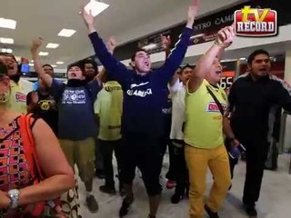 Afición de América recibe con cánticos a Herediano