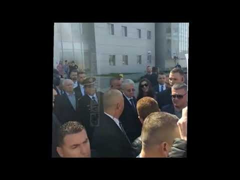 Pa Koment - Lleshaj në Durrës, e presin studentë me “maska” - Top Channel Albania - News - Lajme