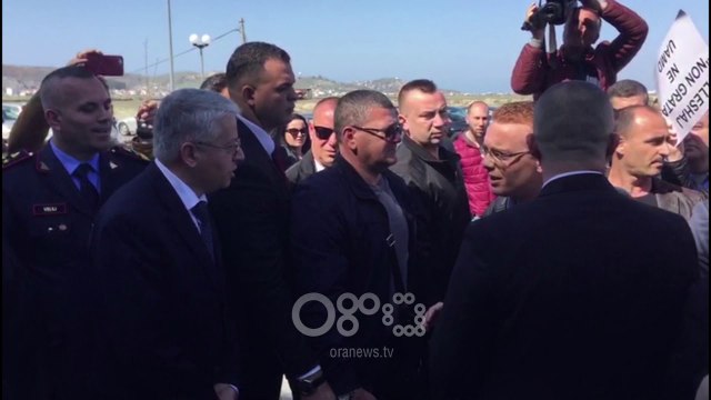 TV Ora - Lleshaj përplaset me studentët në Universitetin e Durrësit