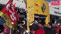 VIDEO. Châtellerault : les salariés des fonderies du Poitou manifestent devant le garage Renault