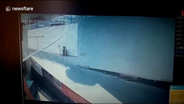 Drunk driver drives car off 13-foot-high road in Inner Mongolia