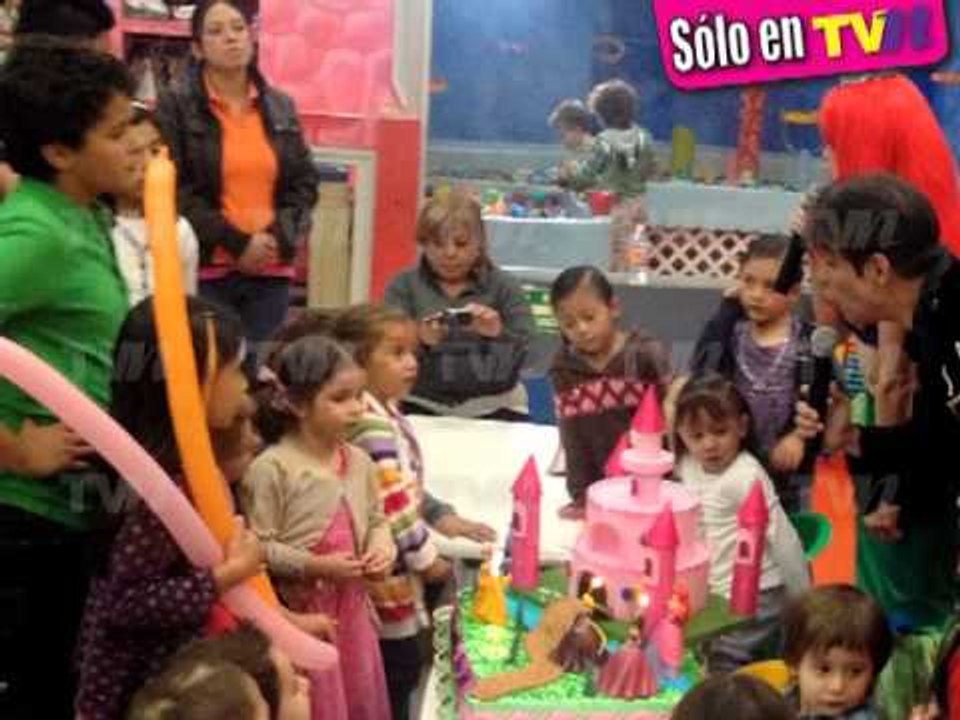 ¡Qué consentidora!... Así celebró Itatí Cantoral los 4 años de su pequeña María Itatí