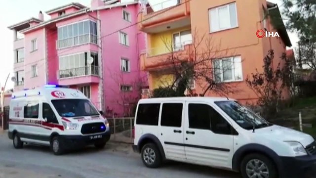 Herkes güneşlendiğini sanıyordu...Balkonda ölen adamı komşusu fark etti