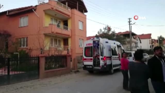 Herkes Güneşlendiğini Sanıyordu...balkonda Ölen Adamı Komşusu Fark Etti