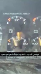 La jauge d'essence de cette voiture est folle !