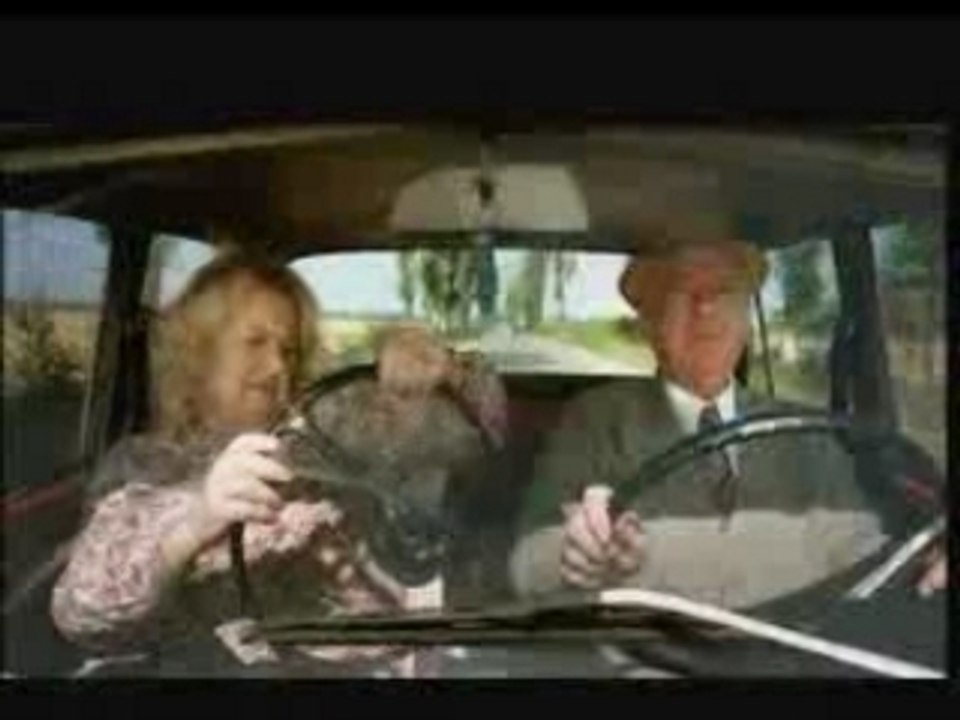 HUMOUR FEMME AU VOLANT